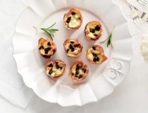Mini Quiches in Prosciutto Cups